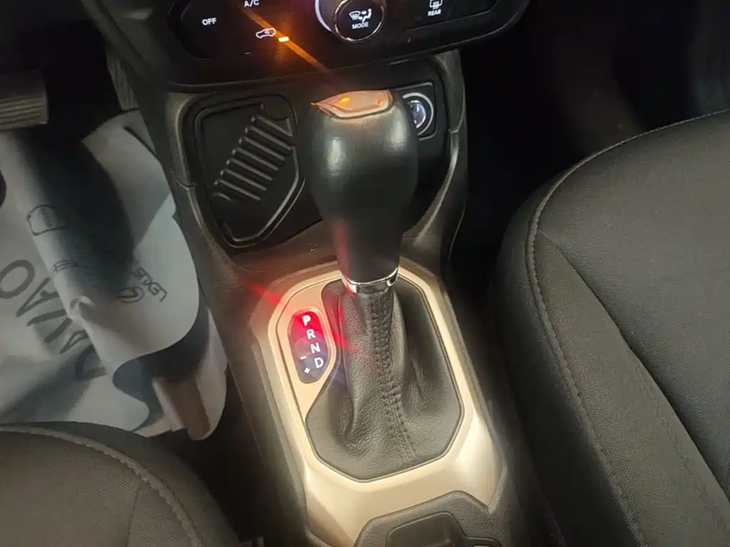 Jeep Renegade 2019 2018 Connected Large Screen Edition 180T Automatic High Energy