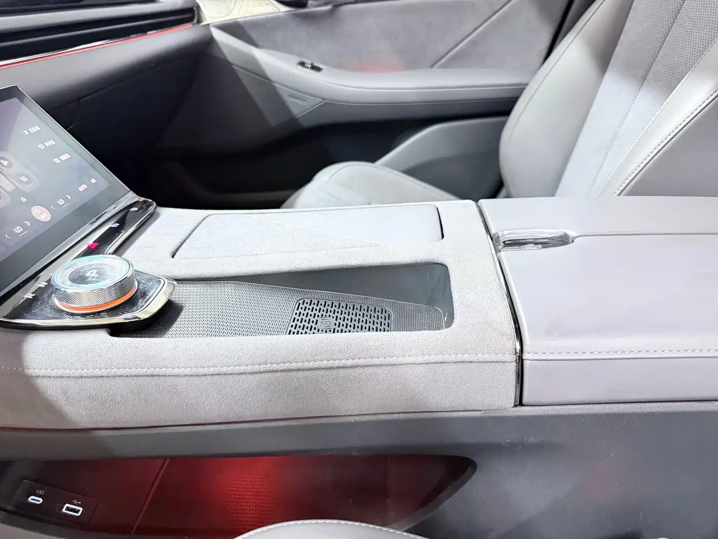 Voyah Auto VOYAH Zhuiguang 2024 PHEV AWD Ultra Long Range Flagship фото 19