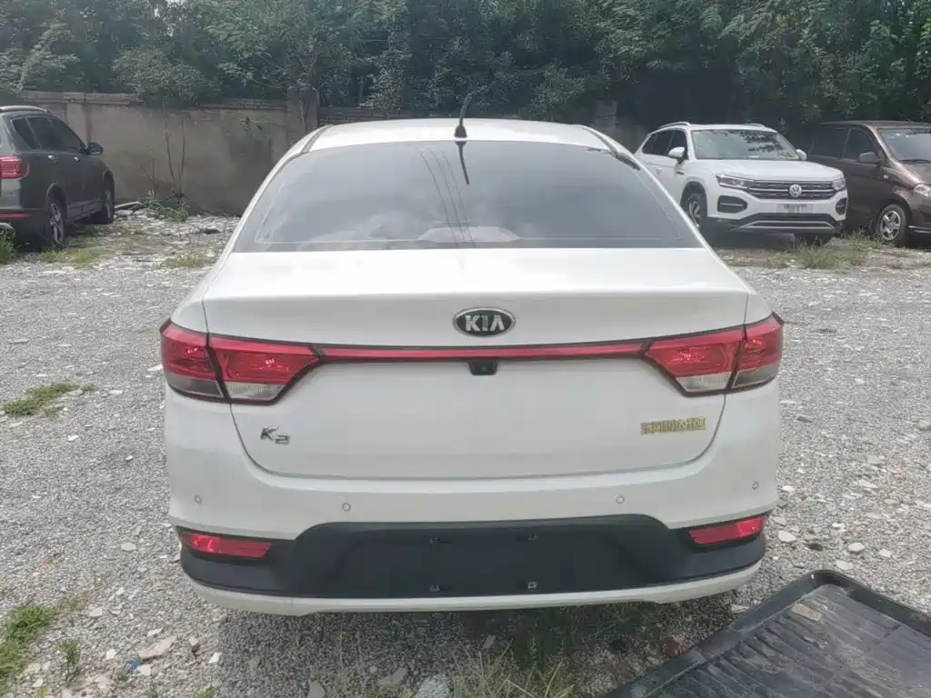 Kia K2 2017 2017 Sedan 1.4L AT GLS