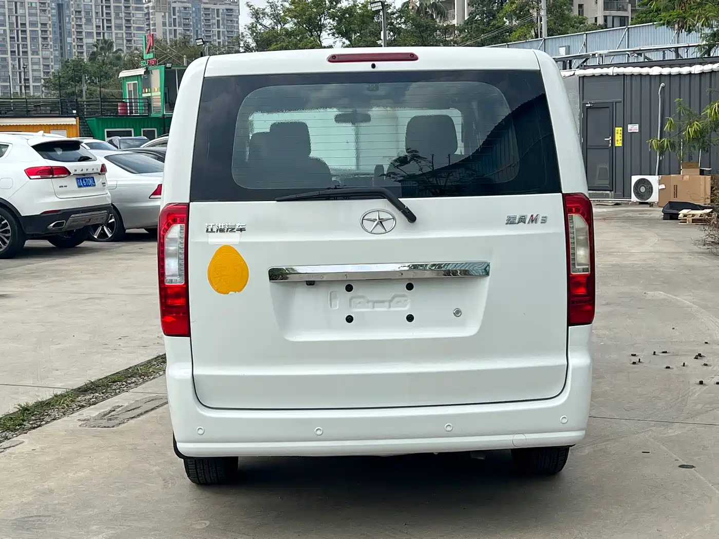 JAC Refine M3 2016 2015 Maker Edition 1.6L Luxury Smart