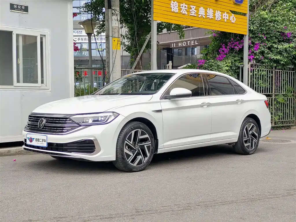 Volkswagen Sagitar 2025 300TSI DSG Surpass Edition
