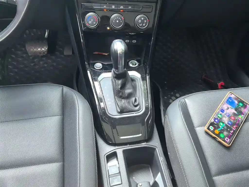 Volkswagen T-ROC 2021 Facelift 280TSI DSG 2WD Comfort Smart Connect Edition фото 14