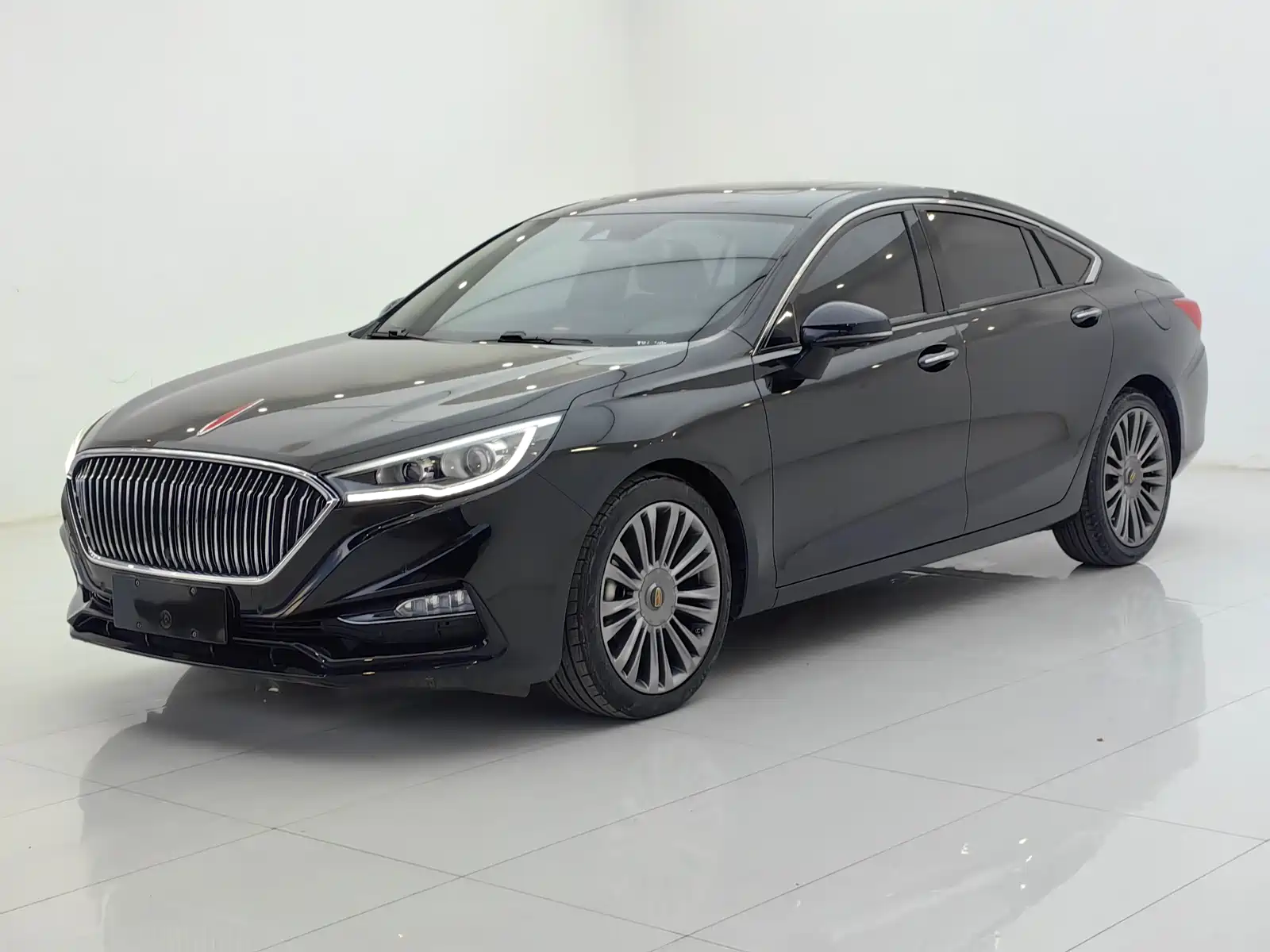 Фото 1 - Hongqi H5