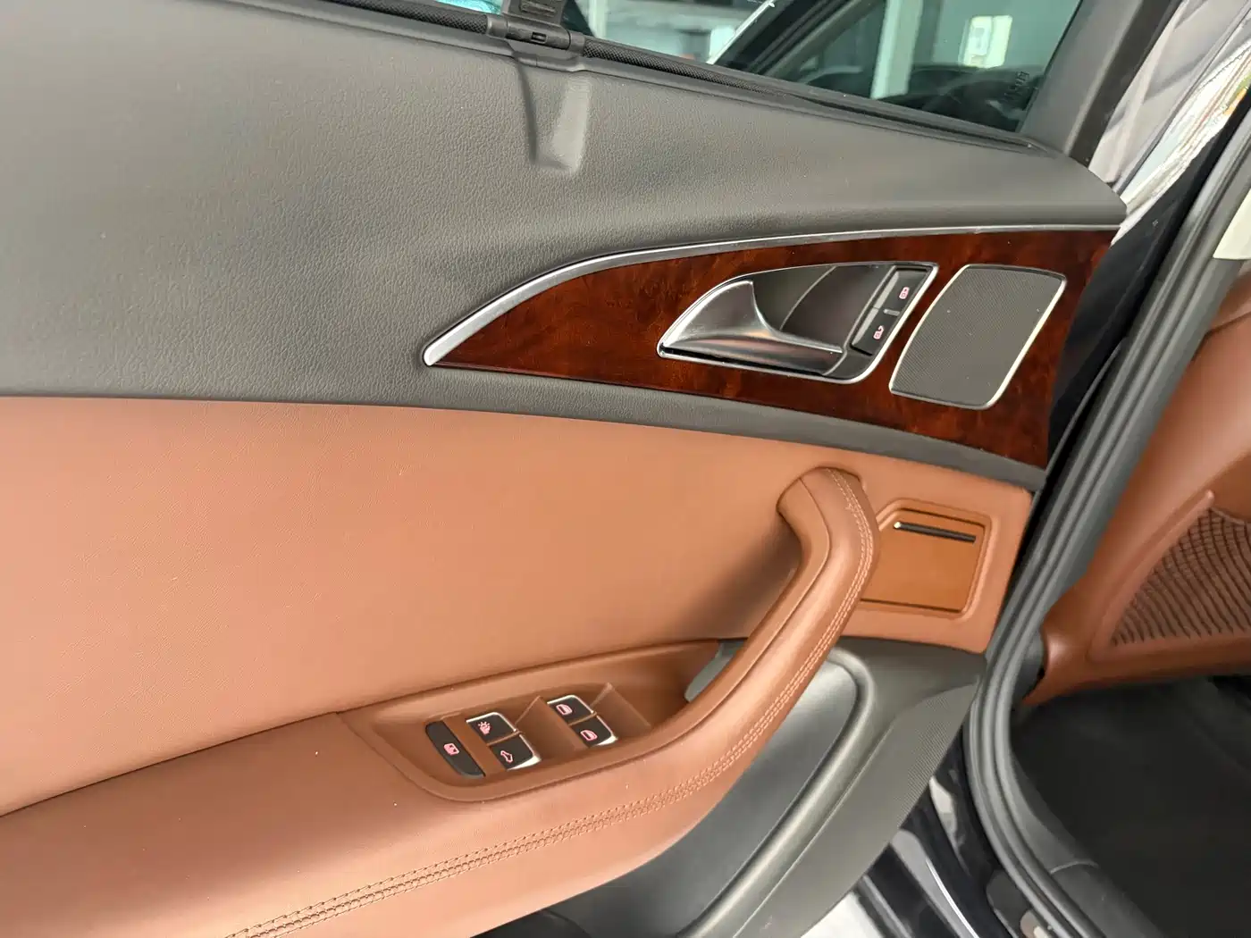 Photo 9 - Audi A6L
