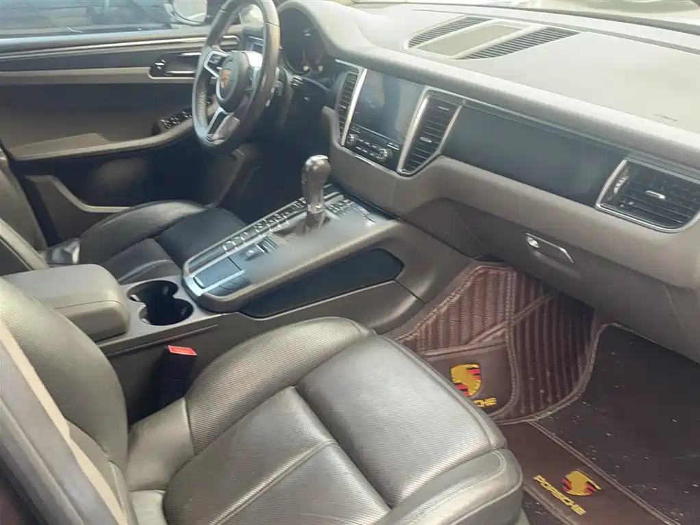 Porsche Macan 2017 Macan 2.0T фото 18