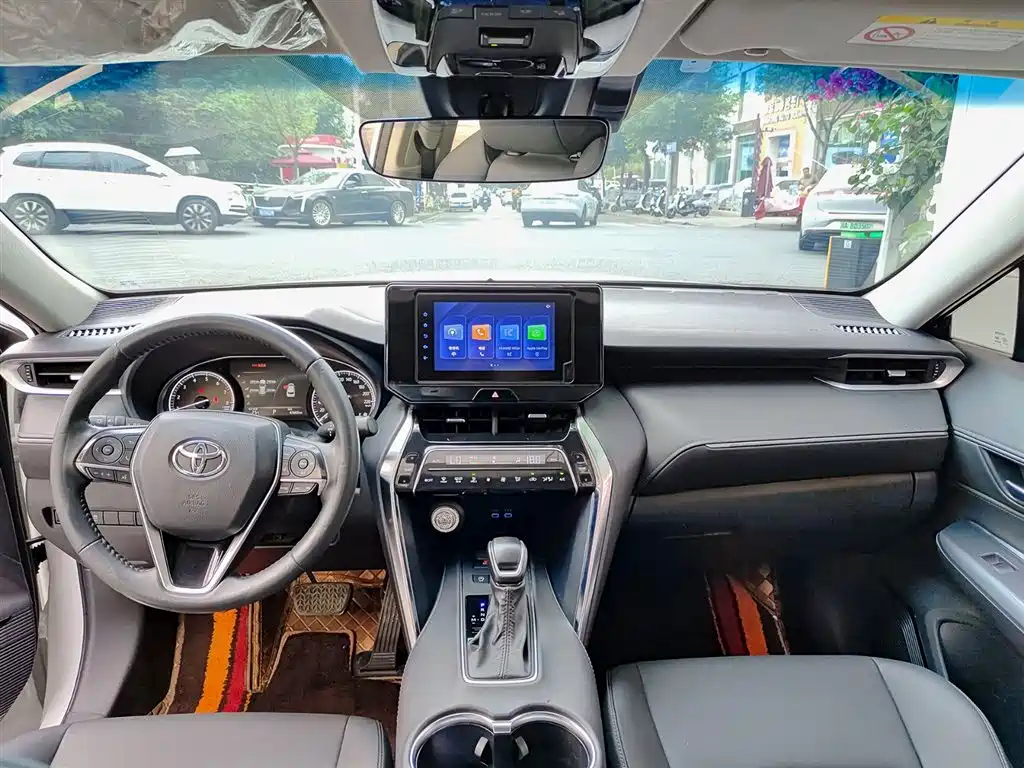 Toyota Venza 2022 2.0L CVT 2WD Luxury фото 10