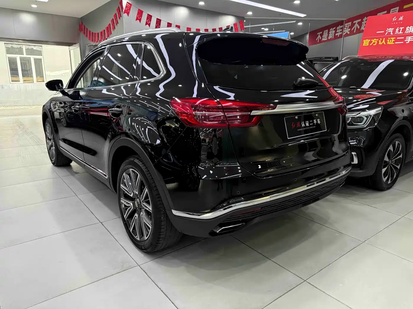 Photo 6 - Hongqi HS5