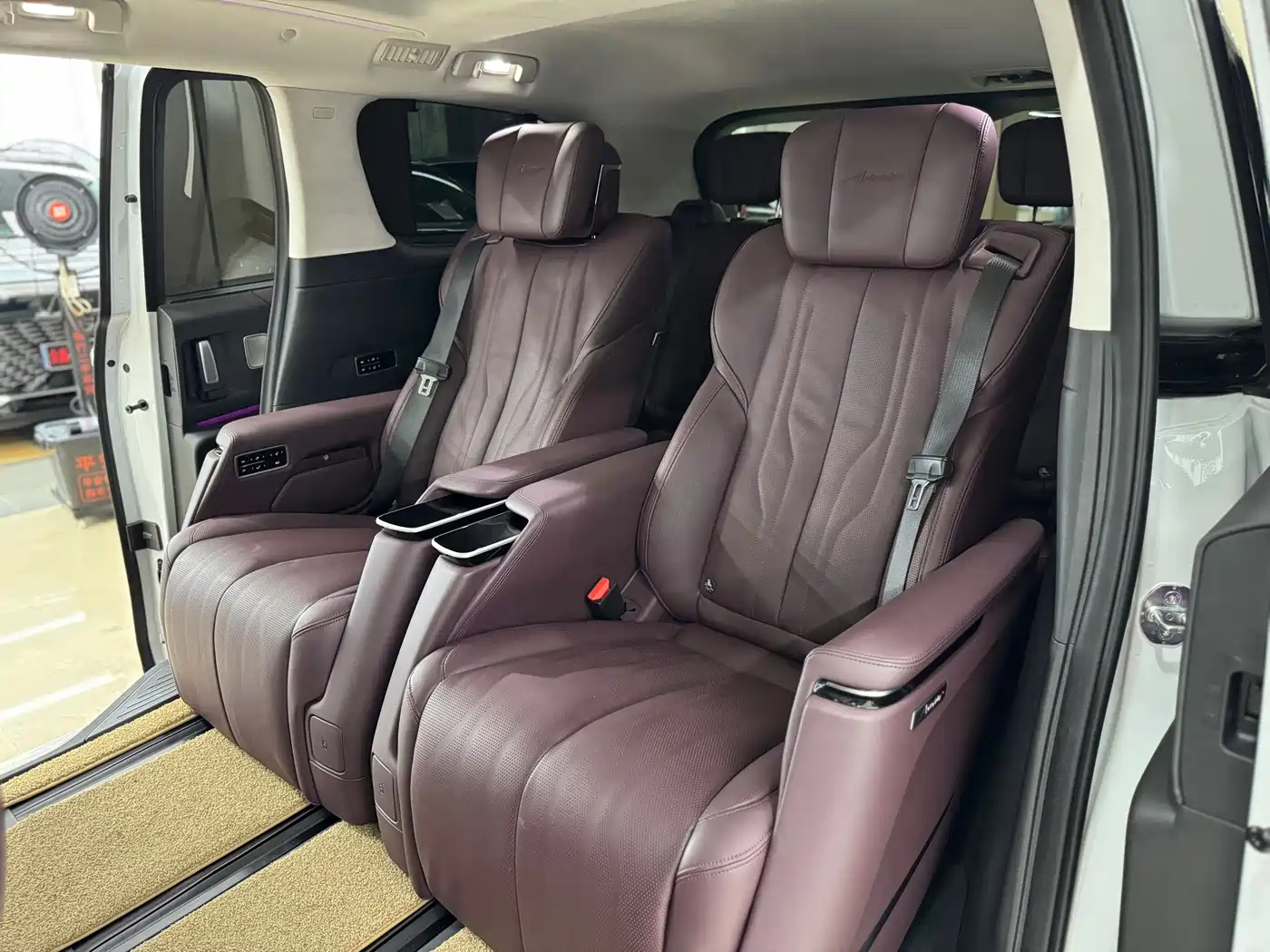 Buick Century 2023 2.0T 7-Seater World Edition фото 23