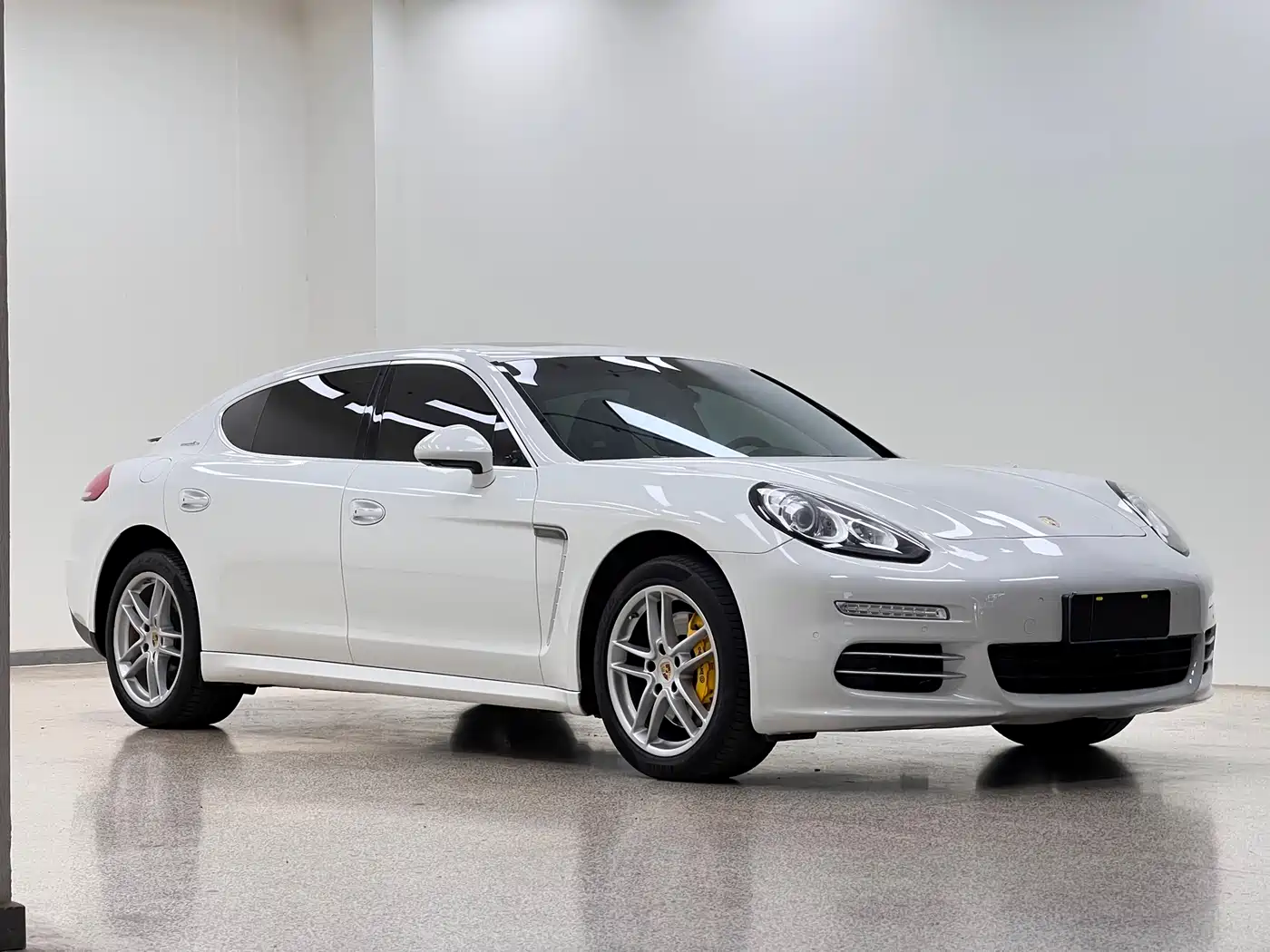 Porsche Panamera 2014 Panamera 4 Executive 3.0T фото 3