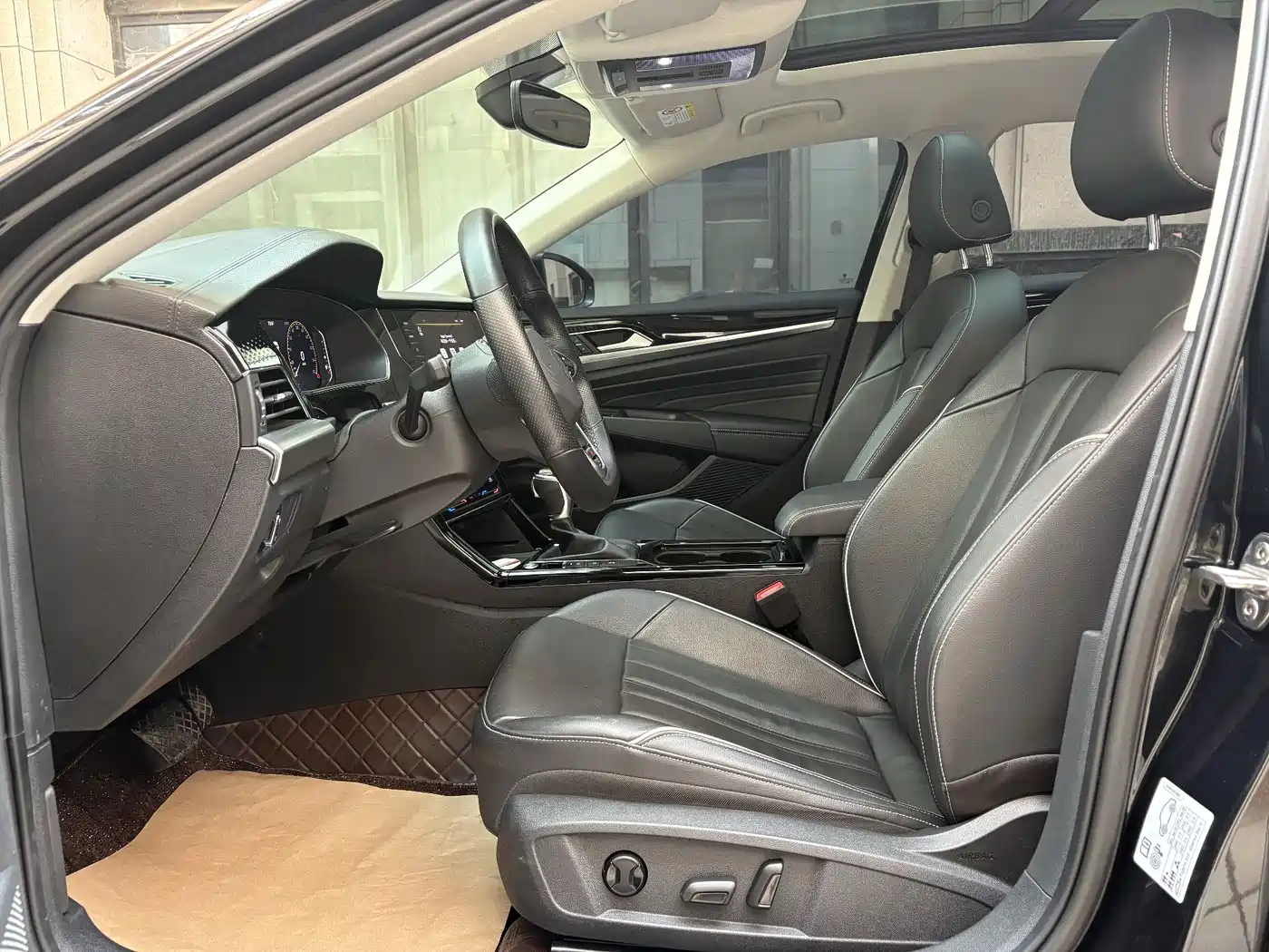 Volkswagen Passat 2022 330TSI Starlight Elite Edition фото 19