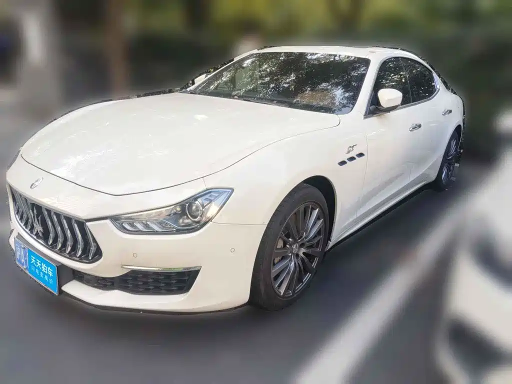 Photo 1 - Maserati Ghibli