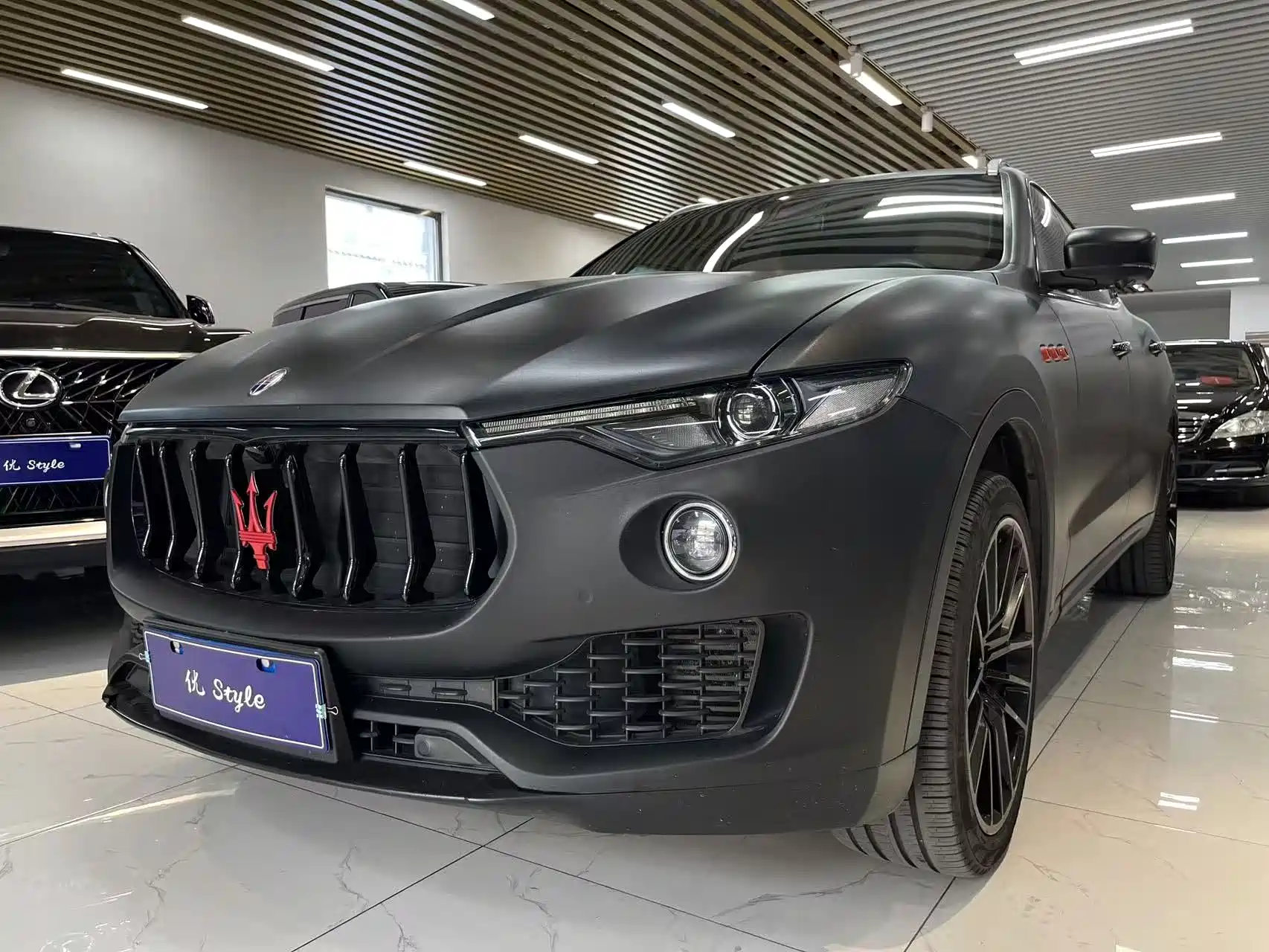 Photo 5 - Maserati Levante
