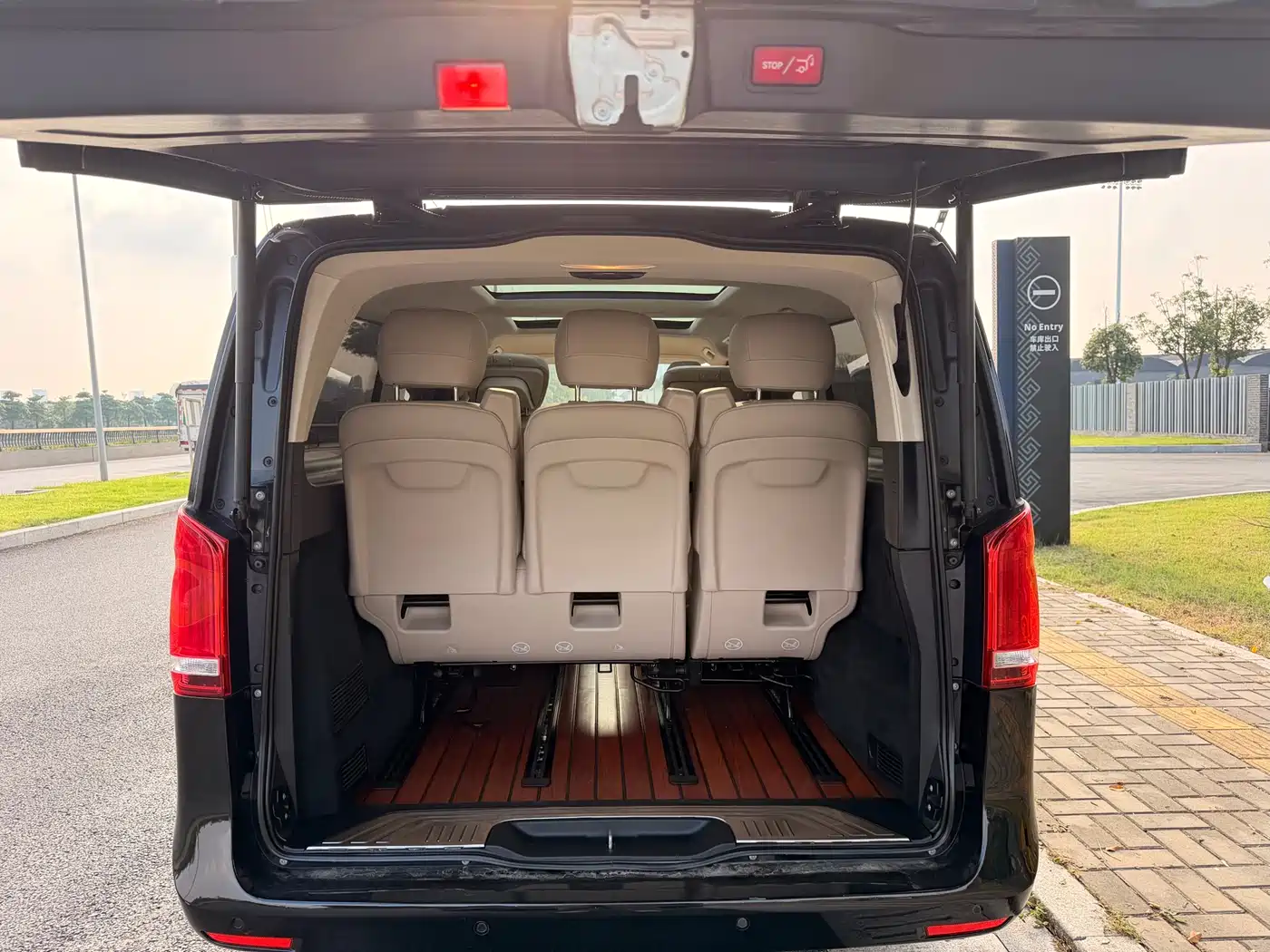 Mercedes-Benz V-Class 2018 V 260 L Premium Long Wheelbase Edition China VI фото 28
