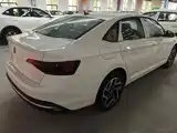 Photo 7 - Volkswagen Sagitar