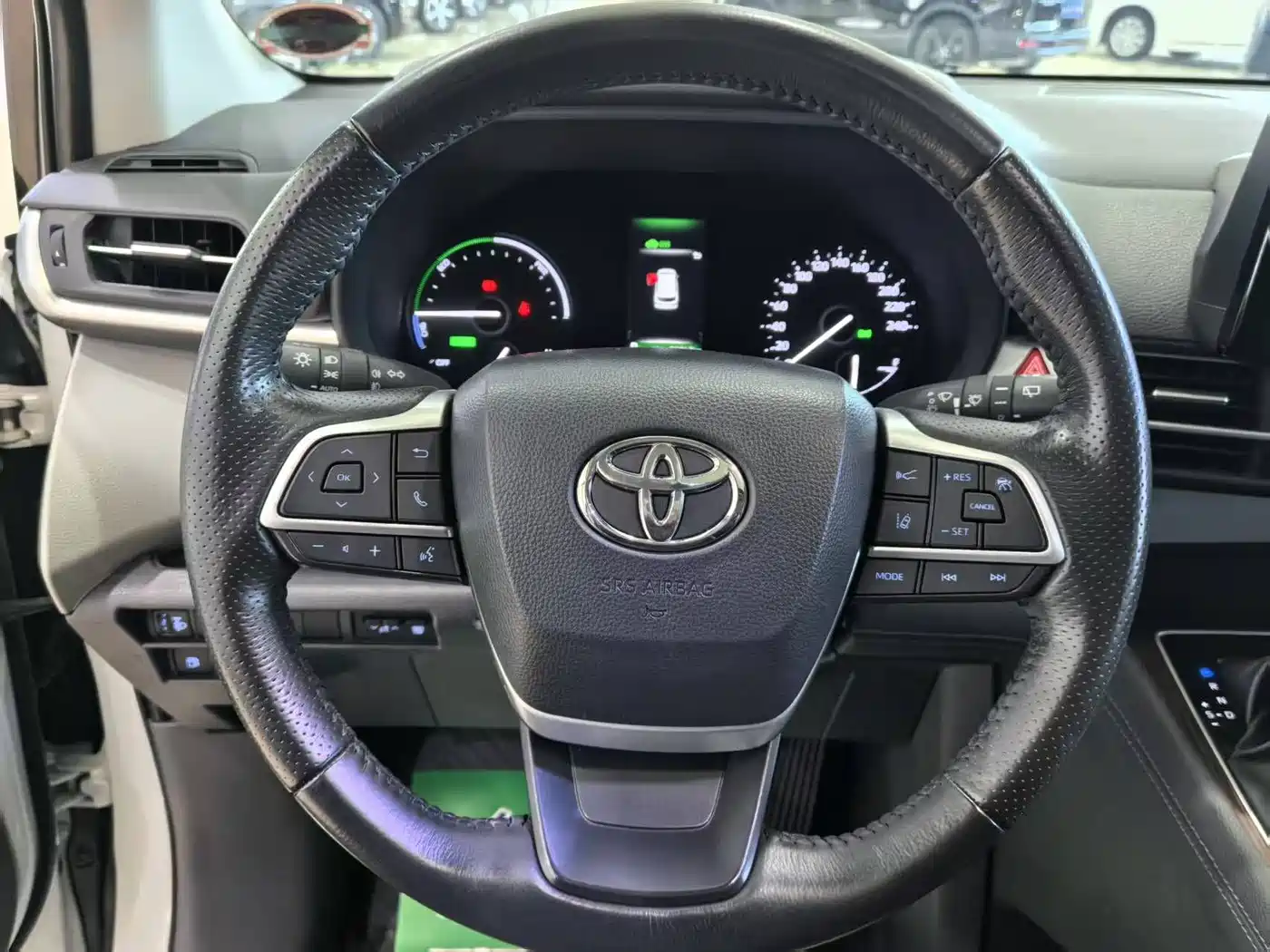 Toyota Sienna 2021 2.5L Hybrid Luxury Edition фото 9