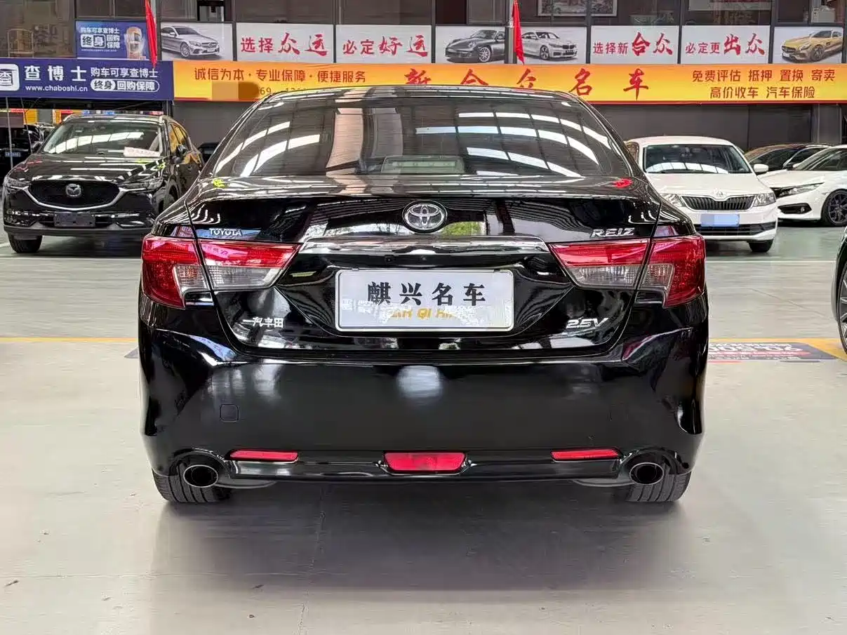 Toyota Reiz 2013 2.5V Elite Edition фото 5