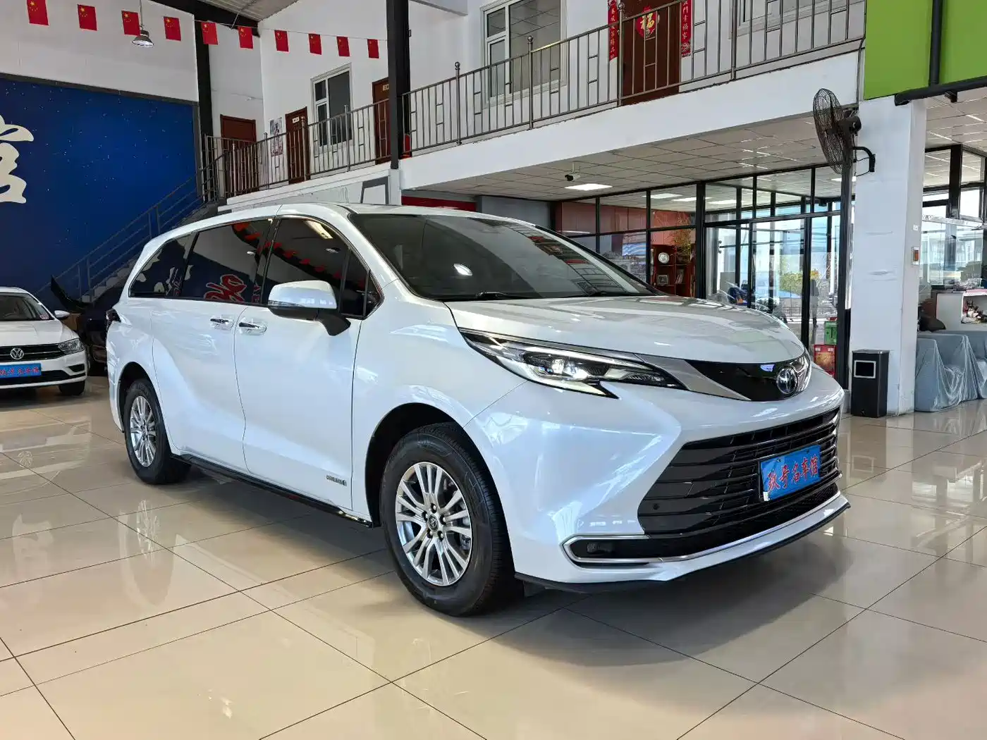 Toyota Sienna 2021 2.5L Hybrid Luxury Edition фото 3