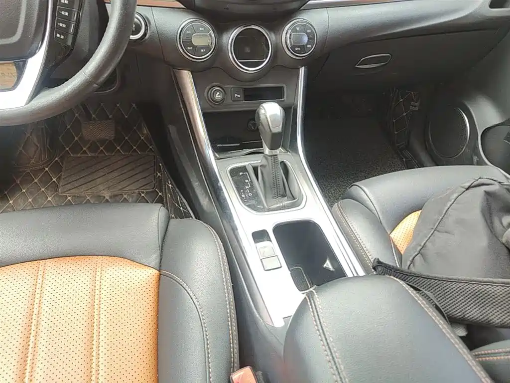 BYD Song 2016 2.0TID Automatic Premium фото 14