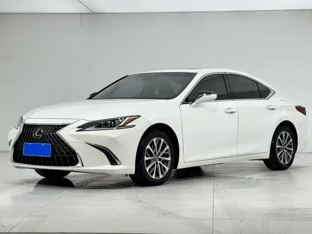 Lexus ES 2022
