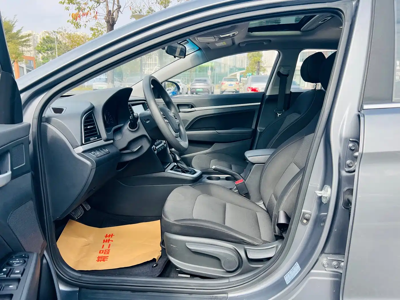 Hyundai Elantra 2016 Model 1.6L Automatic Smart Elite фото 11
