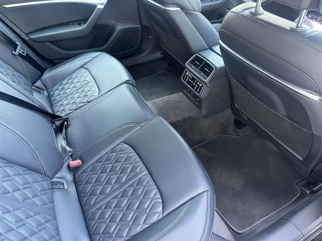 Audi A6L 2025 45 TFSI Premium Sport фото 13