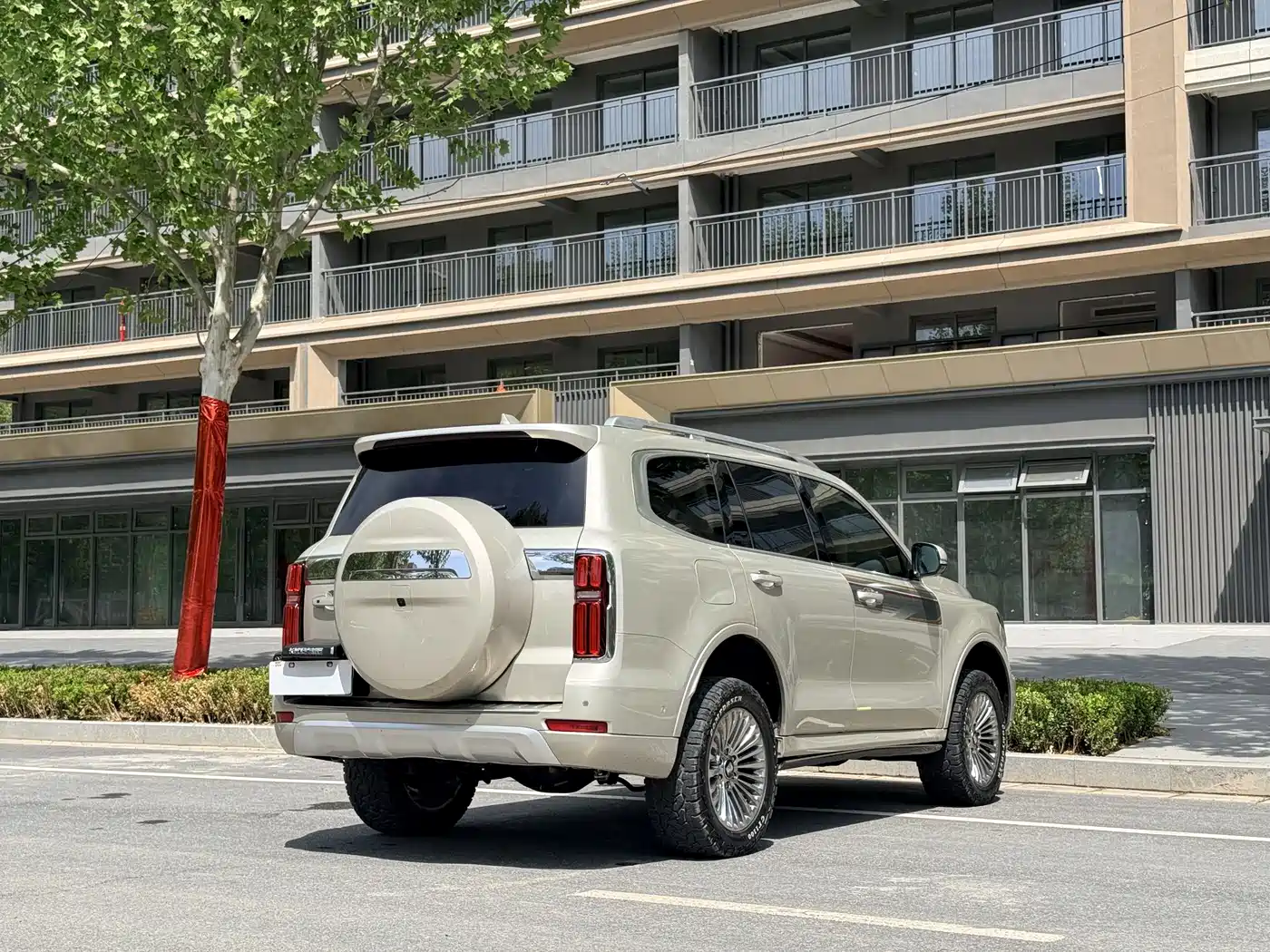 Tank 500 EV 2023 Hi4-T фото 6