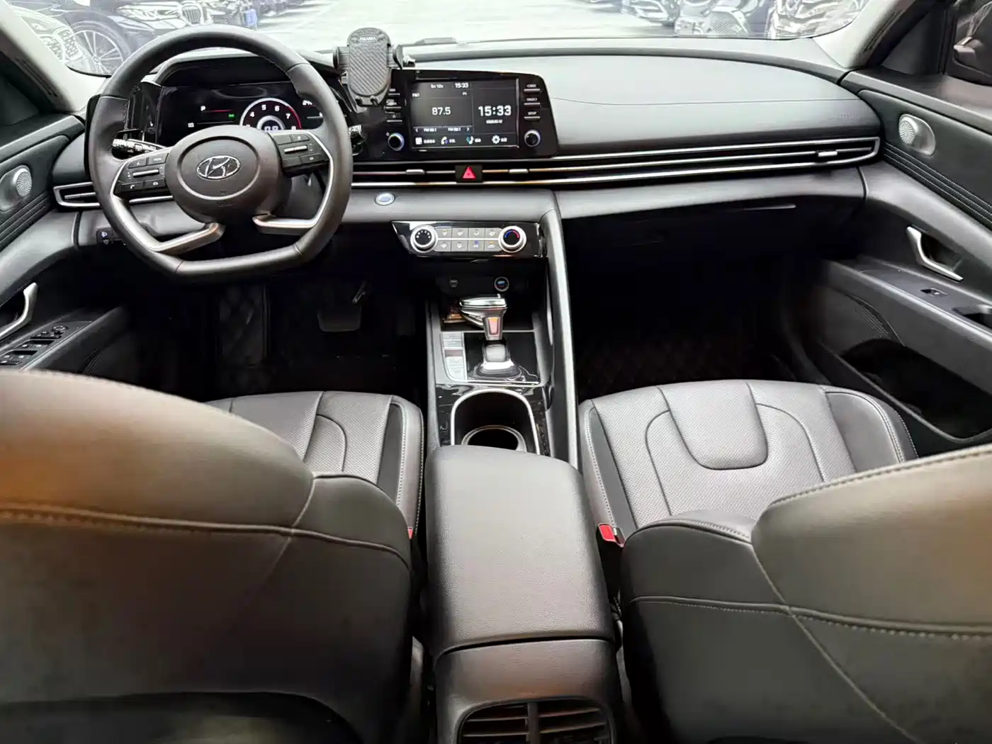 Hyundai Elantra 2023 1.5L CVT GLX Elite Edition фото 10