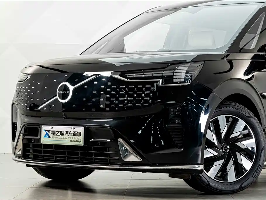 Volvo EM90 2025 2025 Ultra Six-Seater