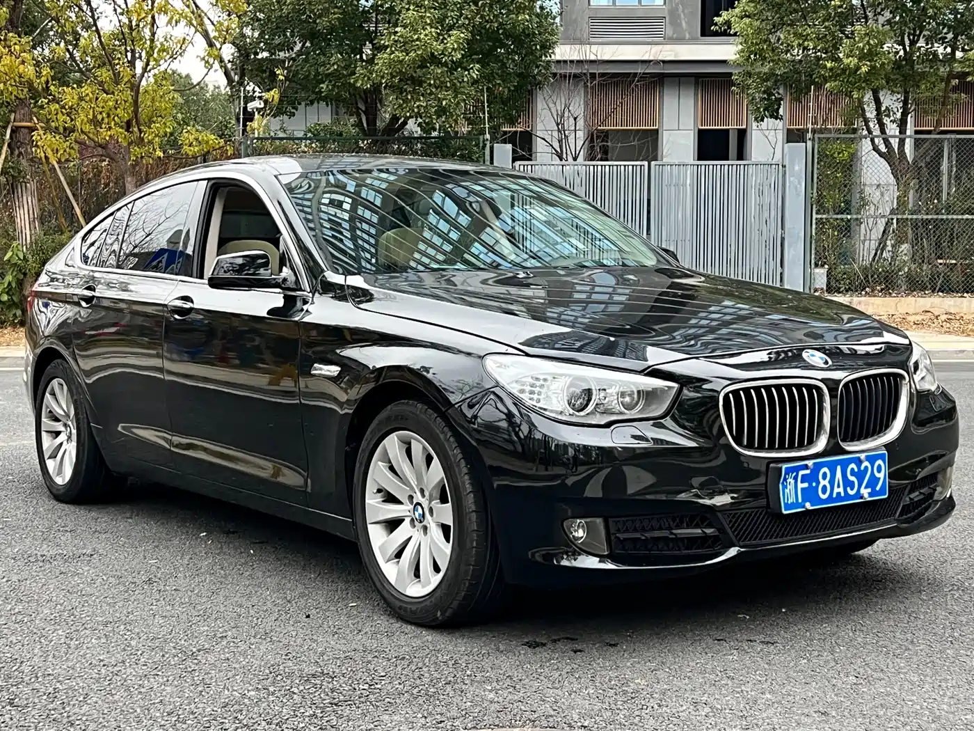 BMW 5 Series GT 2011 535i xDrive Luxury Model фото 3
