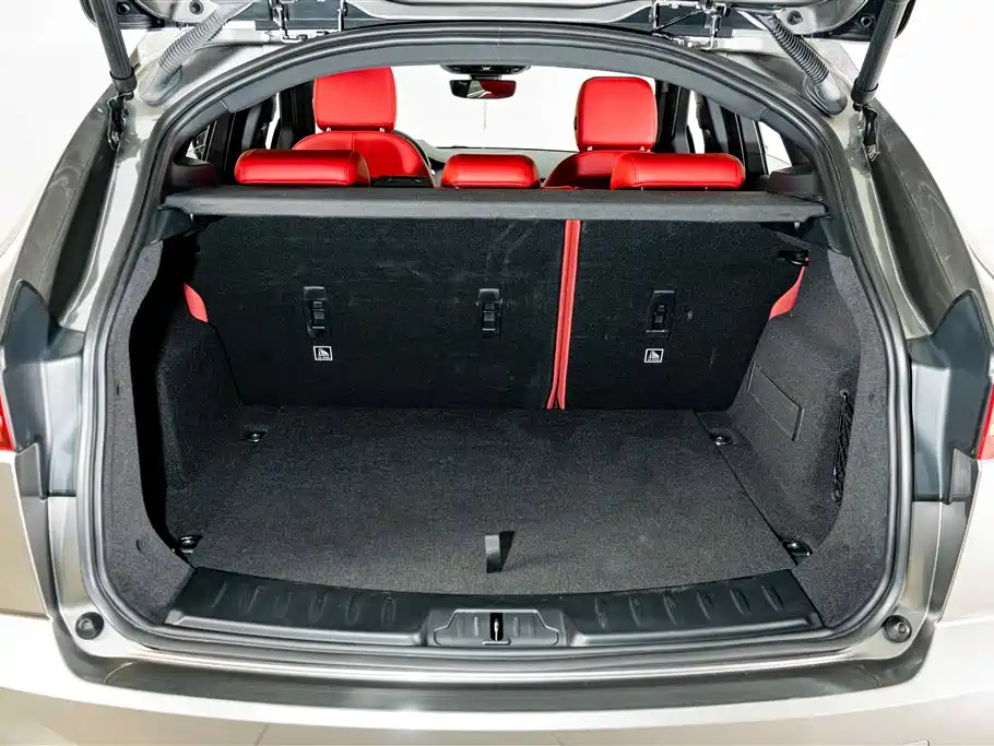 Jaguar E-PACE 2023 2024 Progressive Sport Edition R-DYNAMIC S