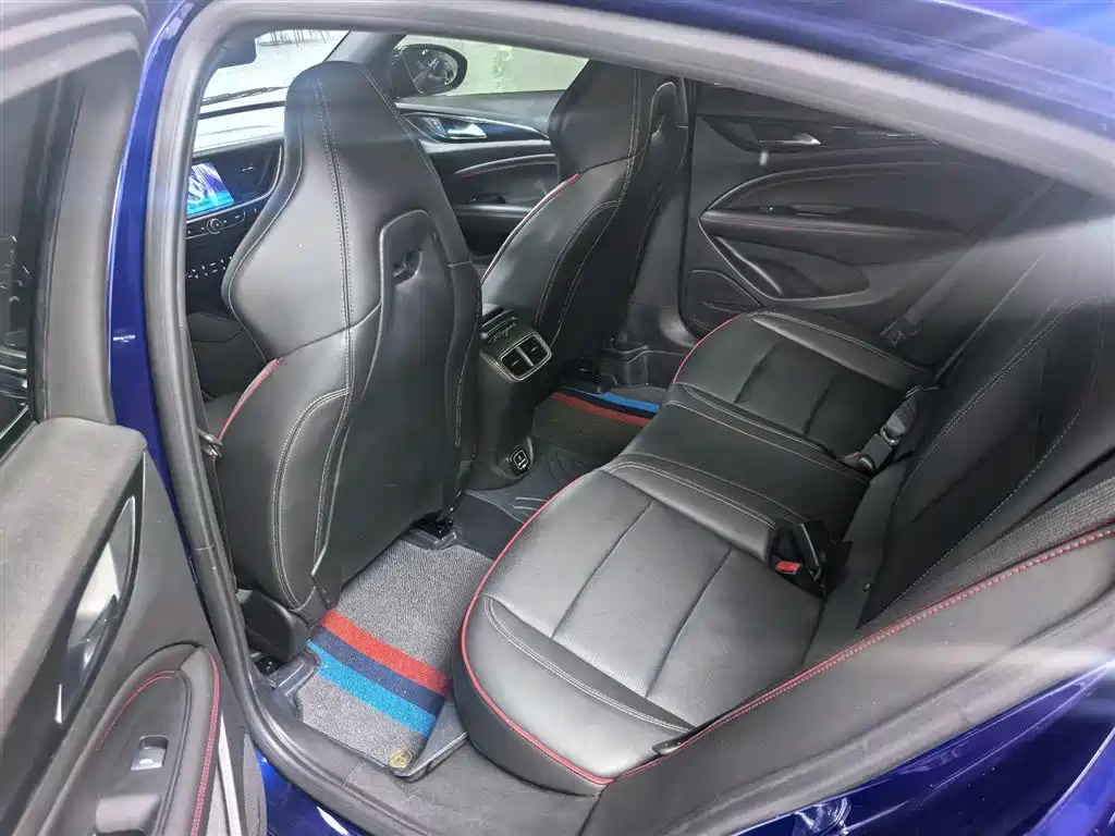 Buick Regal 2021 GS 28T Premium Model фото 4