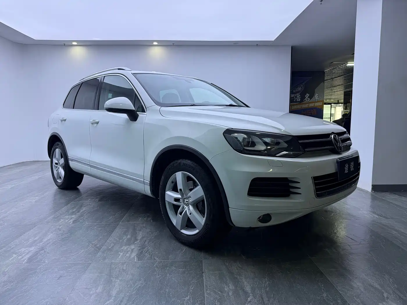 Фото 3 - Volkswagen Touareg