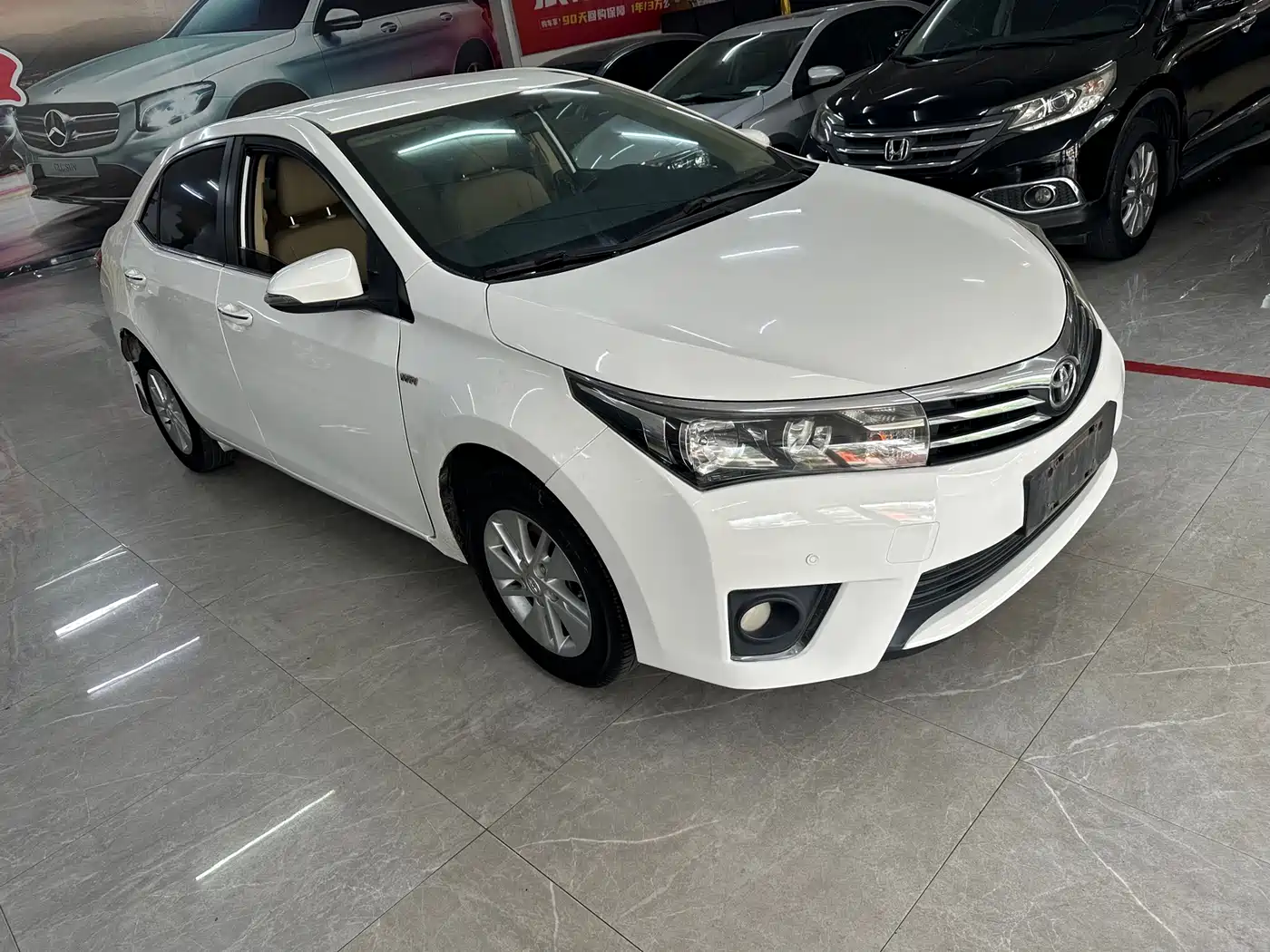 Toyota Corolla 2014 1.6L CVT GL фото 3
