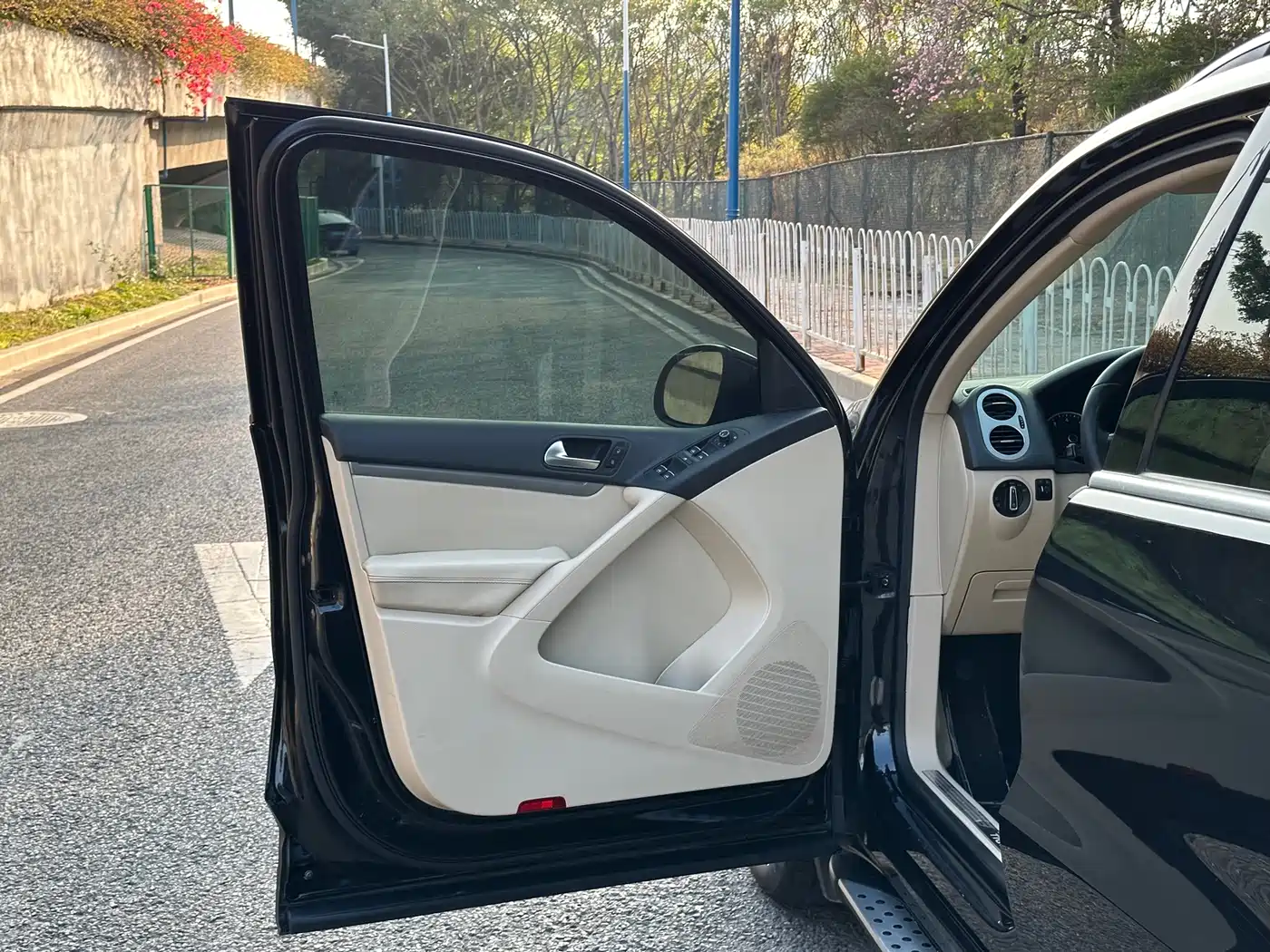 Volkswagen Tiguan 2015 1.8TSI Automatic 2WD Highline фото 12