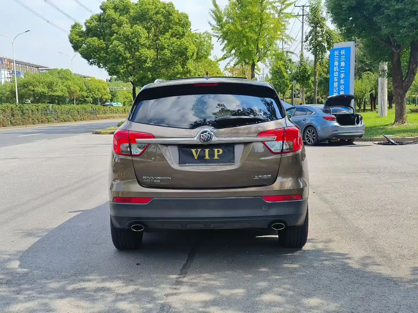 Photo 8 - Buick Envision Plus