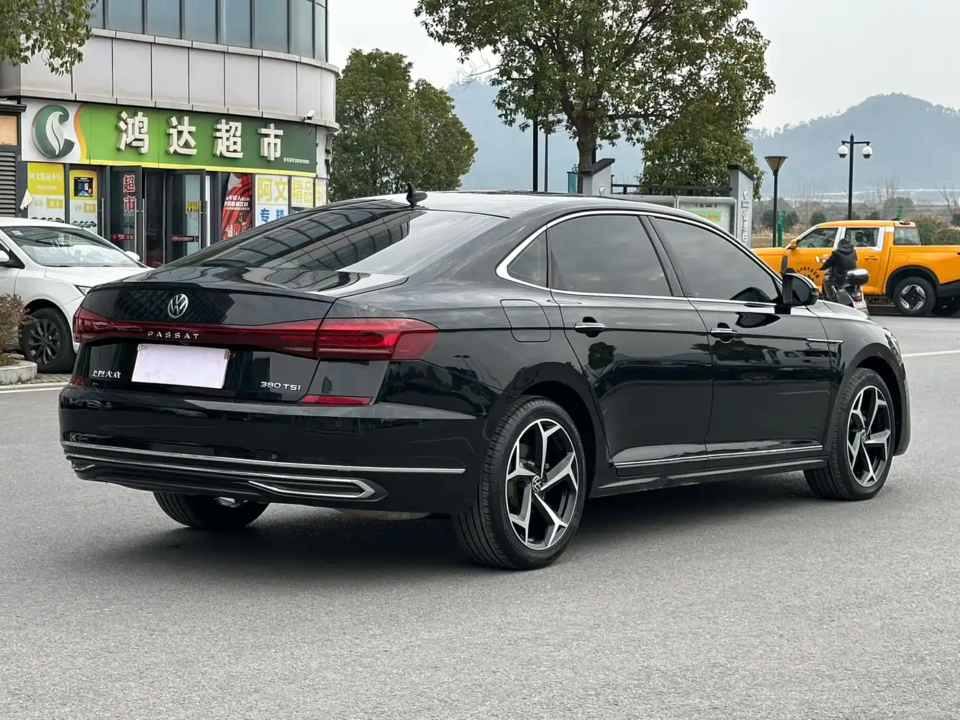 Volkswagen Passat 2024 380TSI Starlight Luxury Edition фото 11