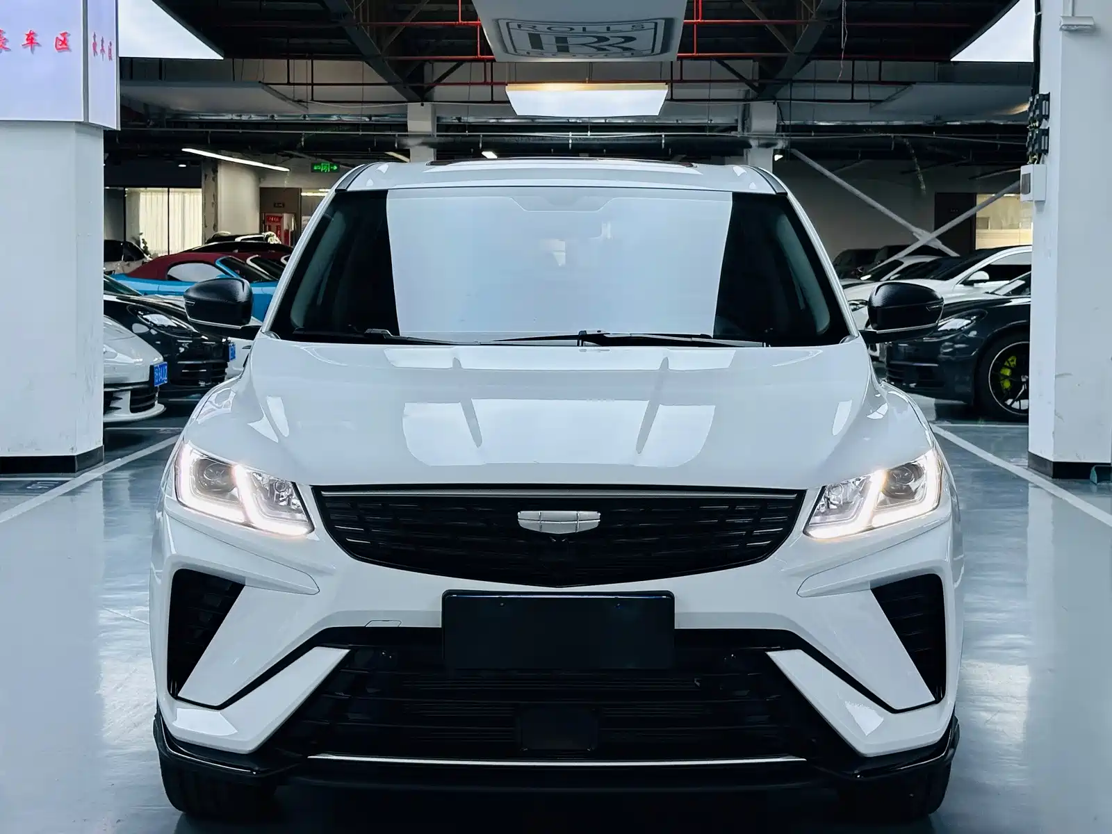 Фото 2 - Geely Coolray