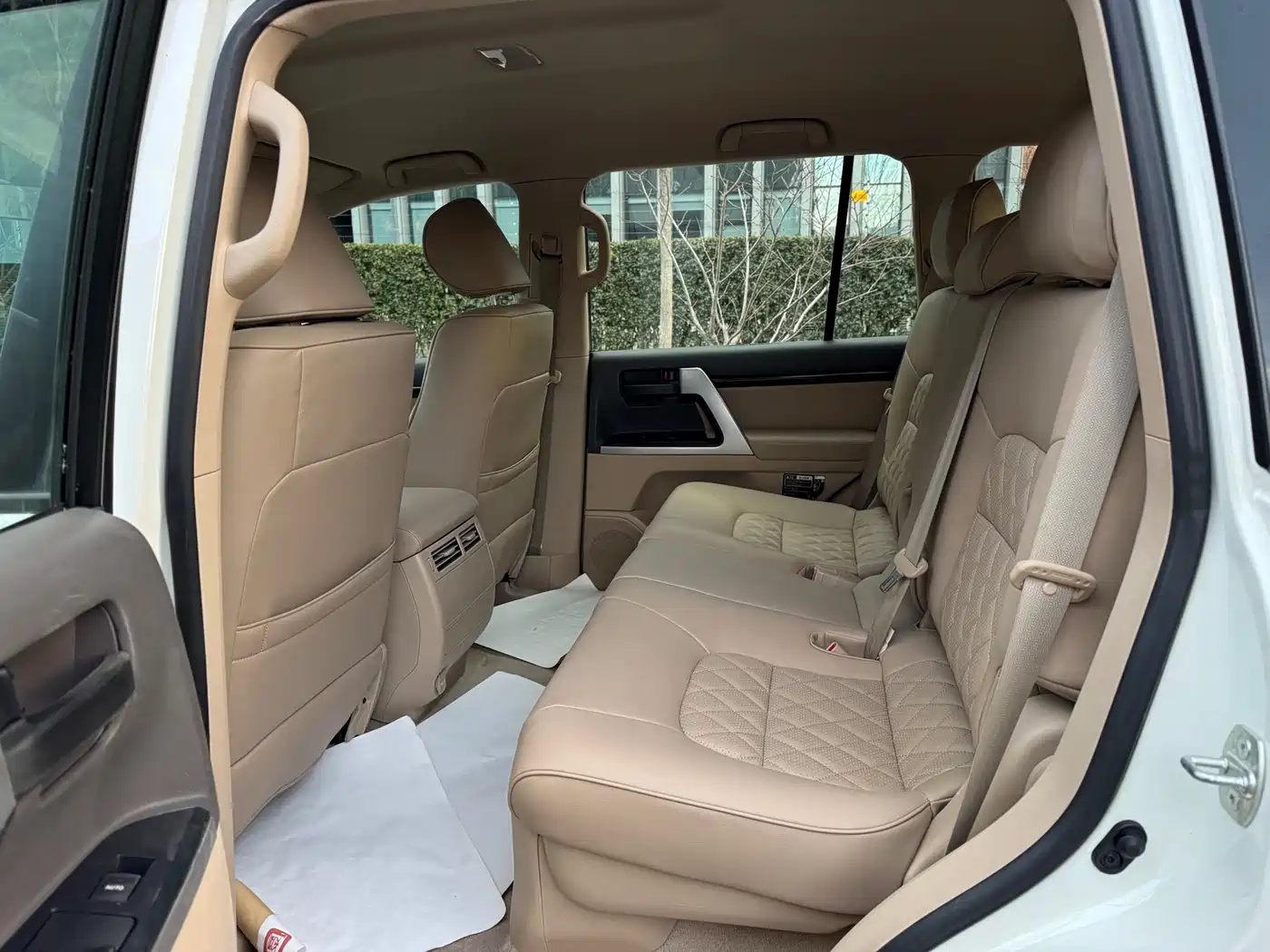 Toyota Land Cruiser (Import) 2015 4.0L V6 Middle East Low Configuration Edition фото 17