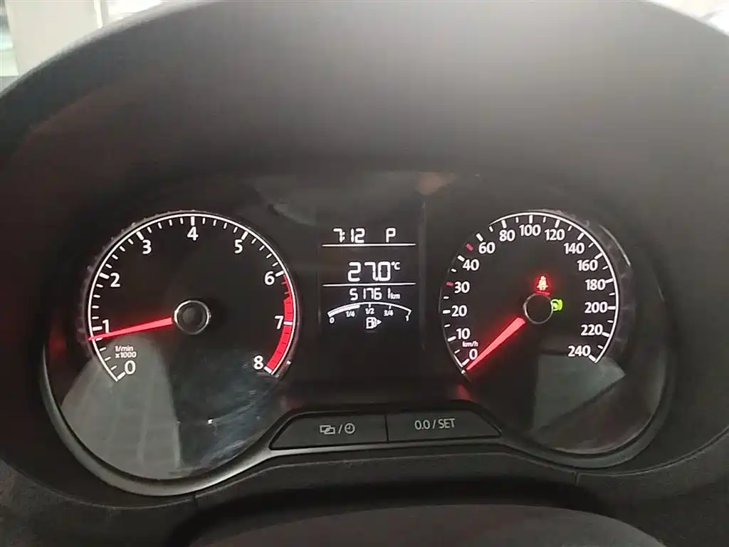 Volkswagen Polo 2016 1.4L Automatic Trend фото 12