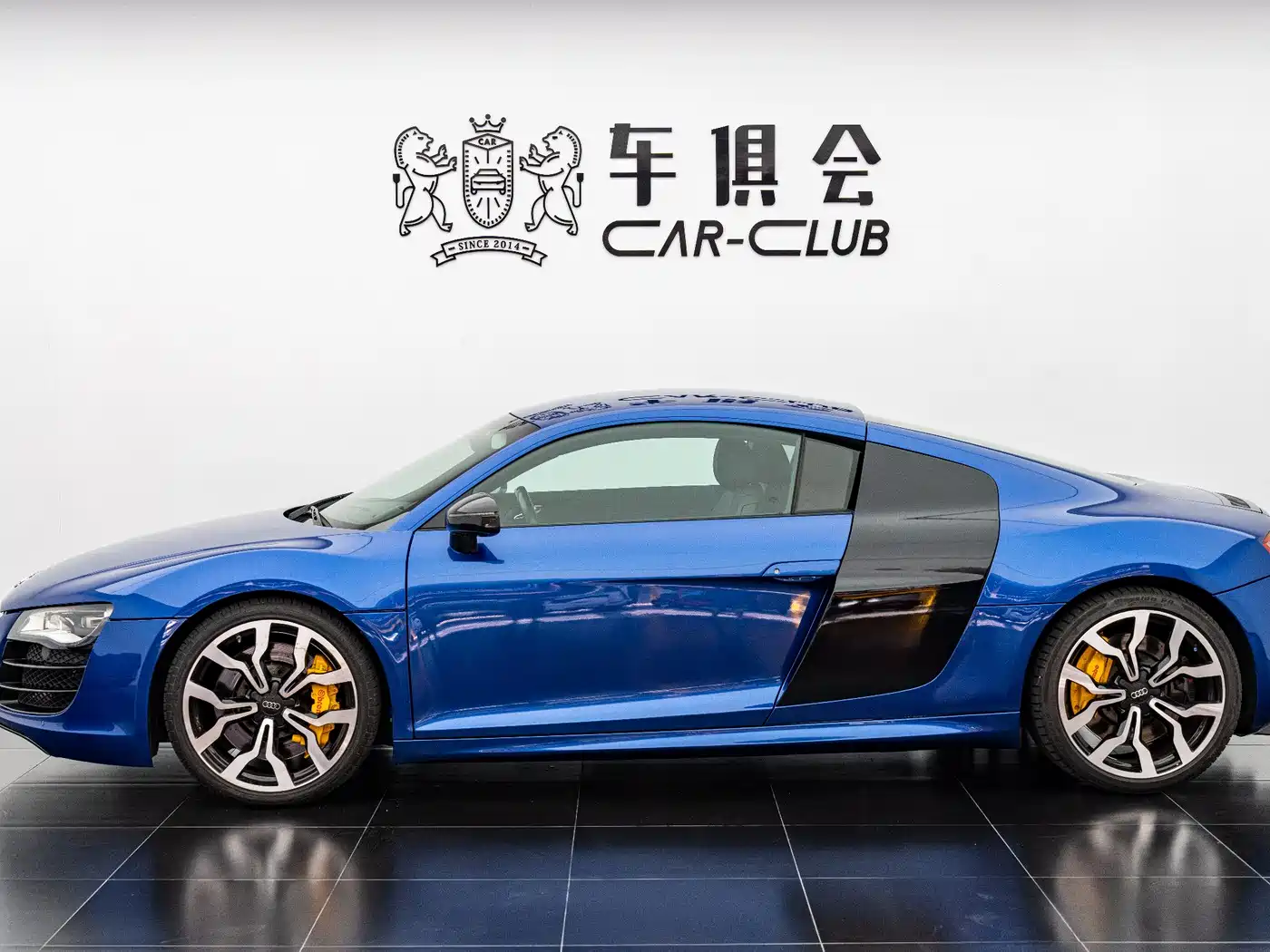 Audi R8 2010 5.2 FSI quattro фото 2
