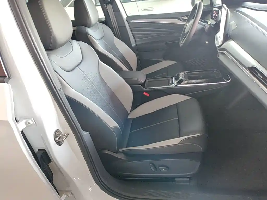 Volkswagen ID.4 CROZZ 2026 2025 Pure Enjoyment Edition