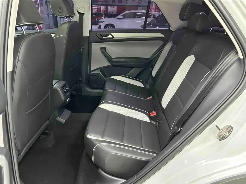 Volkswagen T-ROC 2023 280TSI DSG 2WD Time Edition фото 14