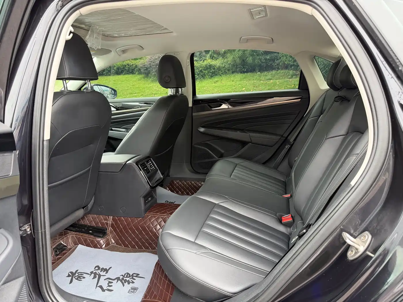 Photo 7 - Volkswagen Passat