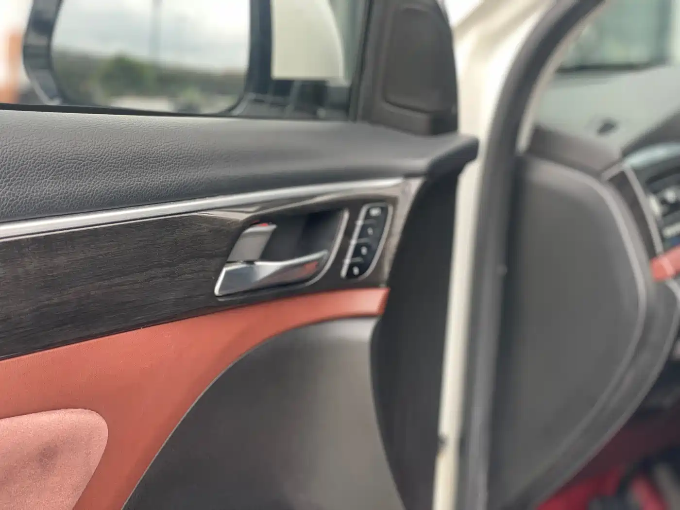 GAC Trumpchi Trumpchi GS8 2017 320T 2WD Luxury Smart Connect (7-seater) фото 5