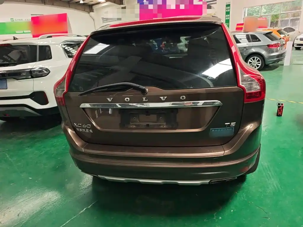 Фото 6 - Volvo XC60