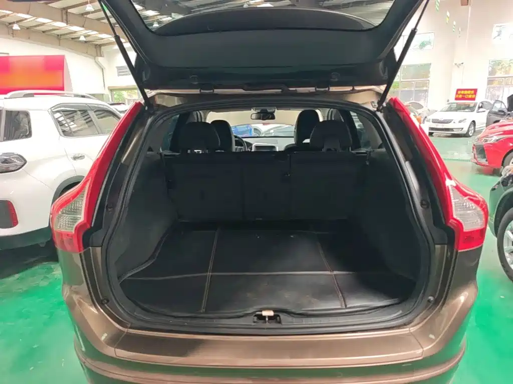 Фото 19 - Volvo XC60