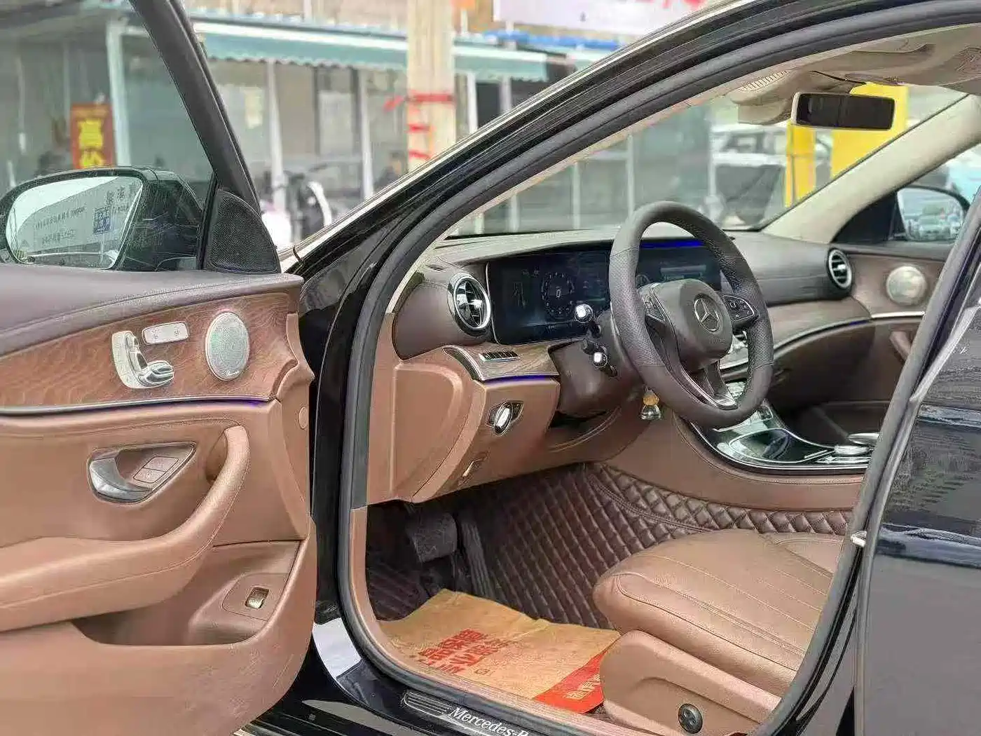 Mercedes-Benz E-Class 2017 Model E 320 L 4MATIC фото 4