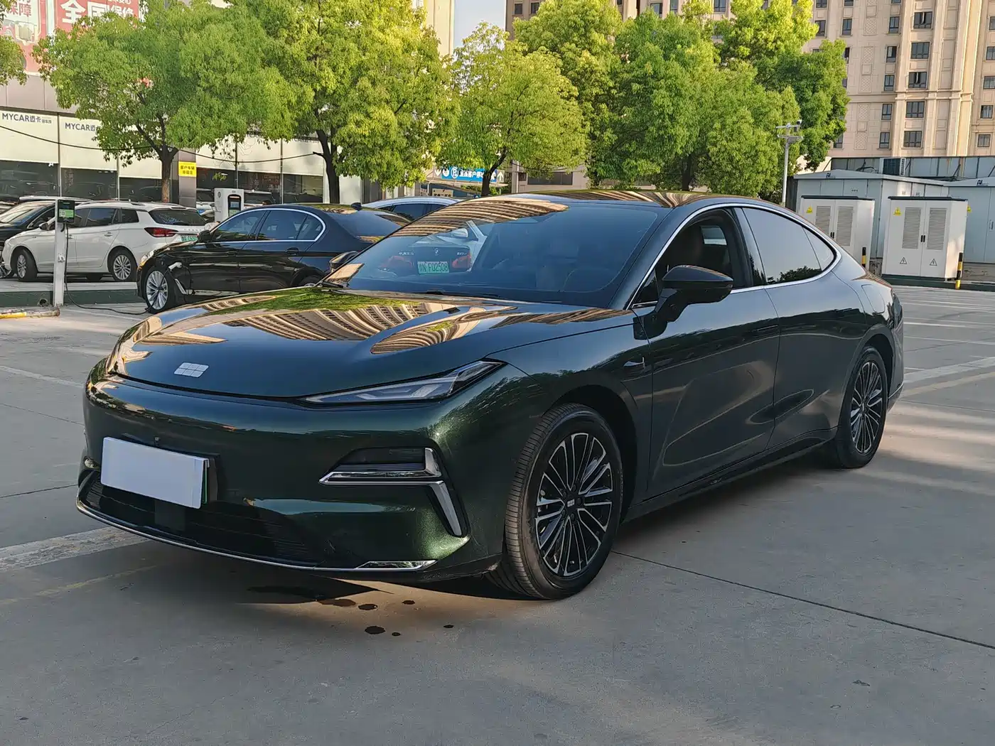 Geely Galaxy Xingyao 8 2025 130km EM-i Premium Edition