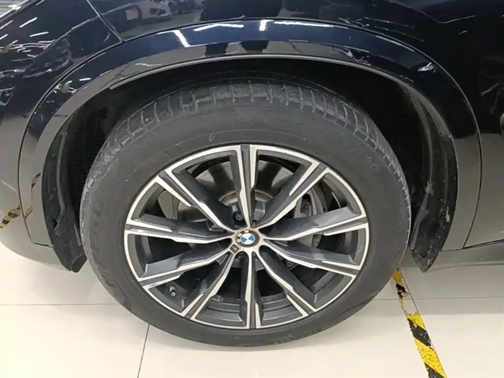 BMW X5 (Import) 2019 xDrive40i M Sport Package фото 23