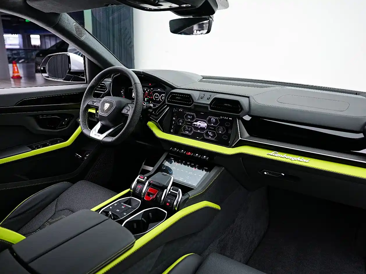 Lamborghini Urus SE 2025 4.0T Standard Edition фото 19